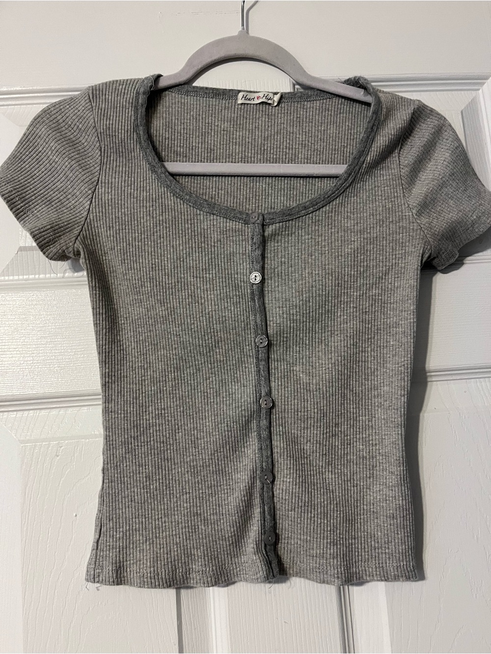 Heart Hips Gray Ribbed Scoop-Neck Button Front Tee